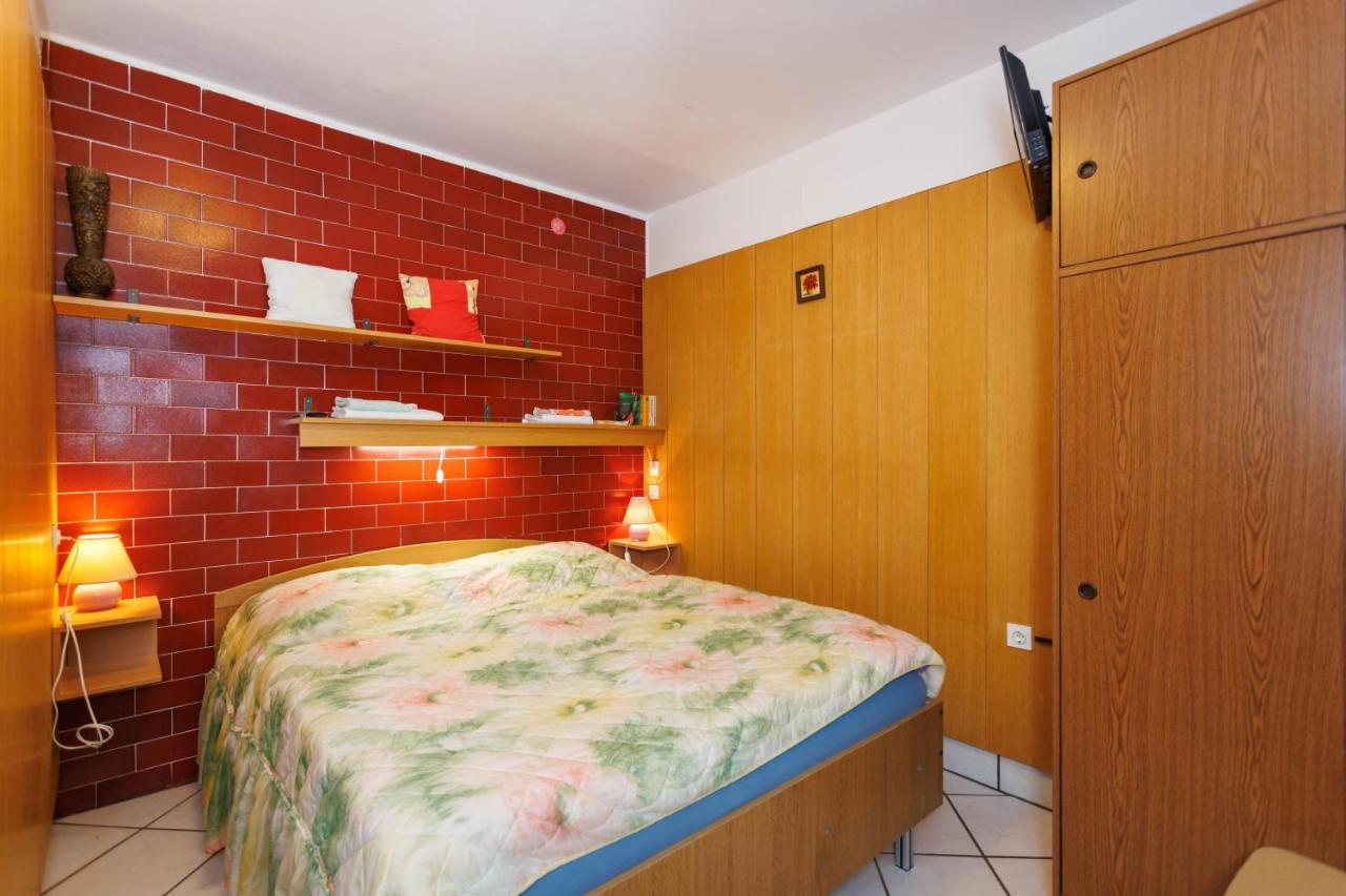 קרק Apartments Pika מראה חיצוני תמונה