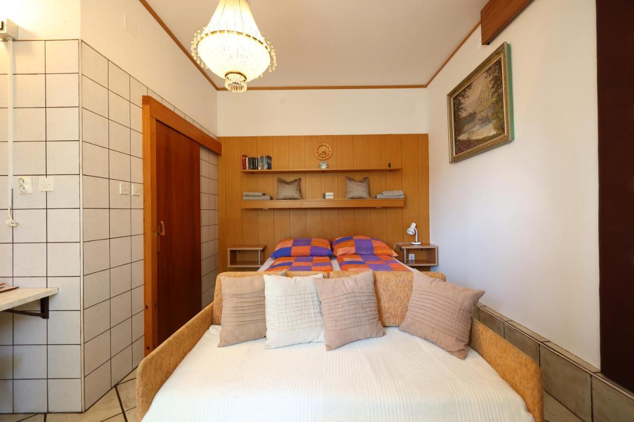 קרק Apartments Pika מראה חיצוני תמונה