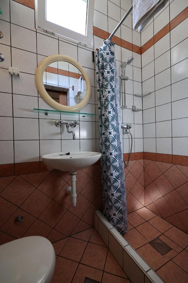 קרק Apartments Pika מראה חיצוני תמונה